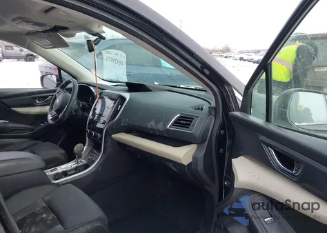2021 Subaru Ascent Premium z USA, uszkodzony, nr VIN 4S4WMAFD4M3441774